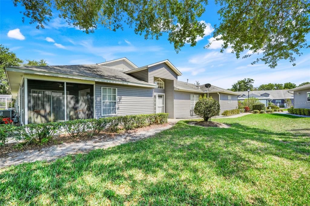 For Sale: $215,000 (2 beds, 2 baths, 1293 Square Feet)