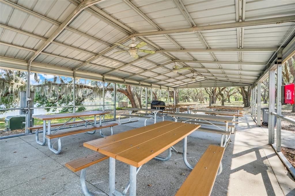 For Sale: $215,000 (2 beds, 2 baths, 1293 Square Feet)