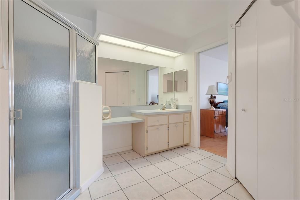 For Sale: $215,000 (2 beds, 2 baths, 1293 Square Feet)