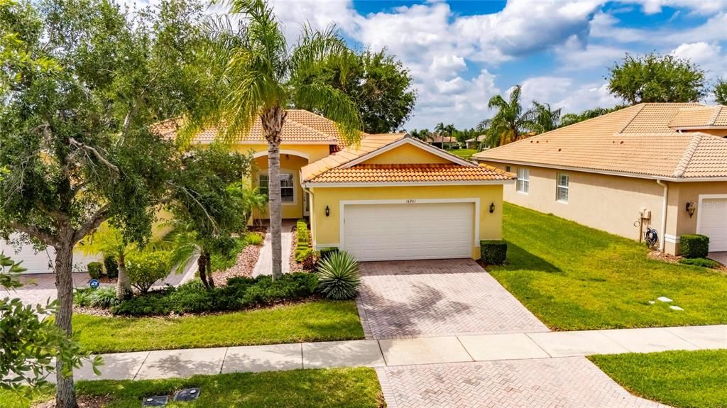 На продажу: $255,000 (2 спален, 2 ванн, 1291 Квадратных фут)