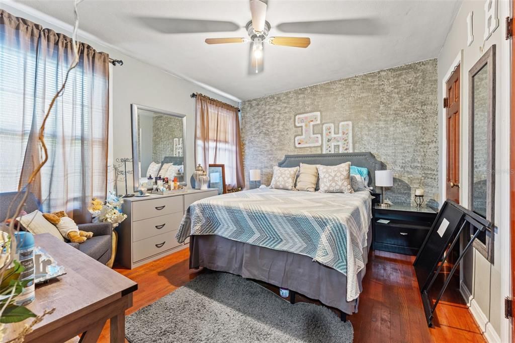 На продажу: $172,000 (4 спален, 2 ванн, 1399 Квадратных фут)