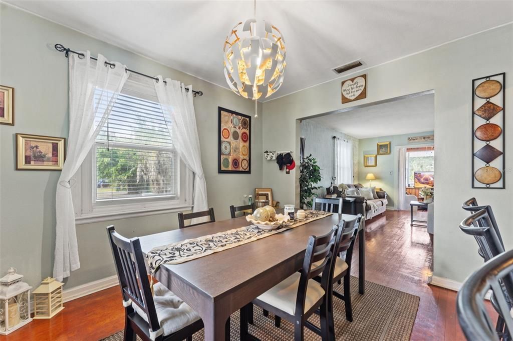 На продажу: $172,000 (4 спален, 2 ванн, 1399 Квадратных фут)