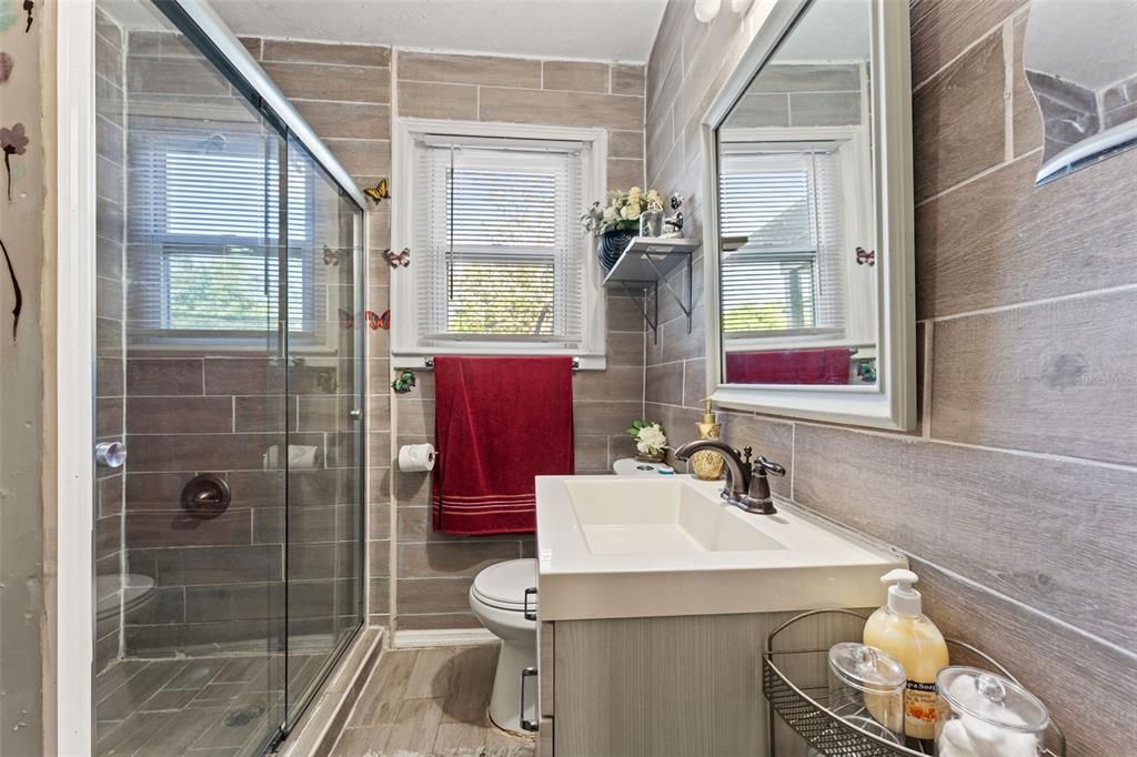 На продажу: $172,000 (4 спален, 2 ванн, 1399 Квадратных фут)