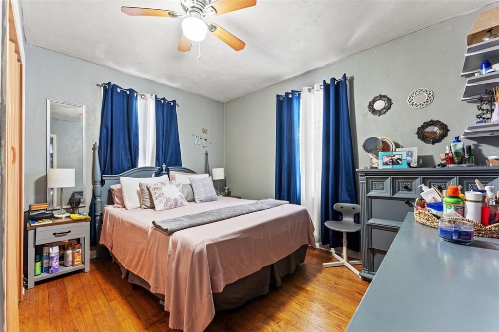 На продажу: $172,000 (4 спален, 2 ванн, 1399 Квадратных фут)