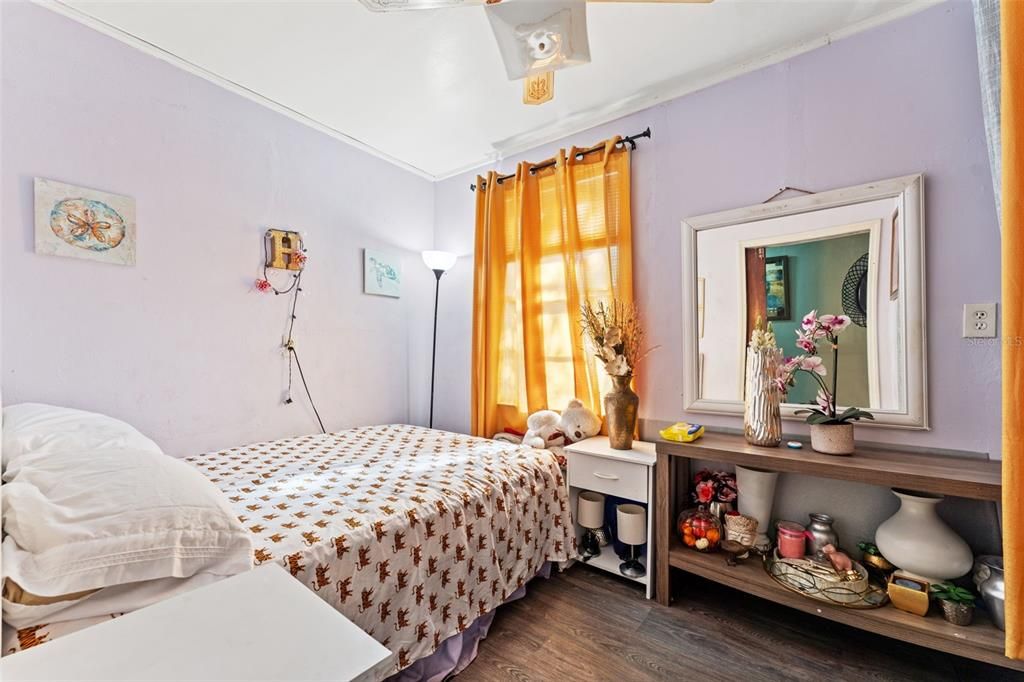 На продажу: $172,000 (4 спален, 2 ванн, 1399 Квадратных фут)