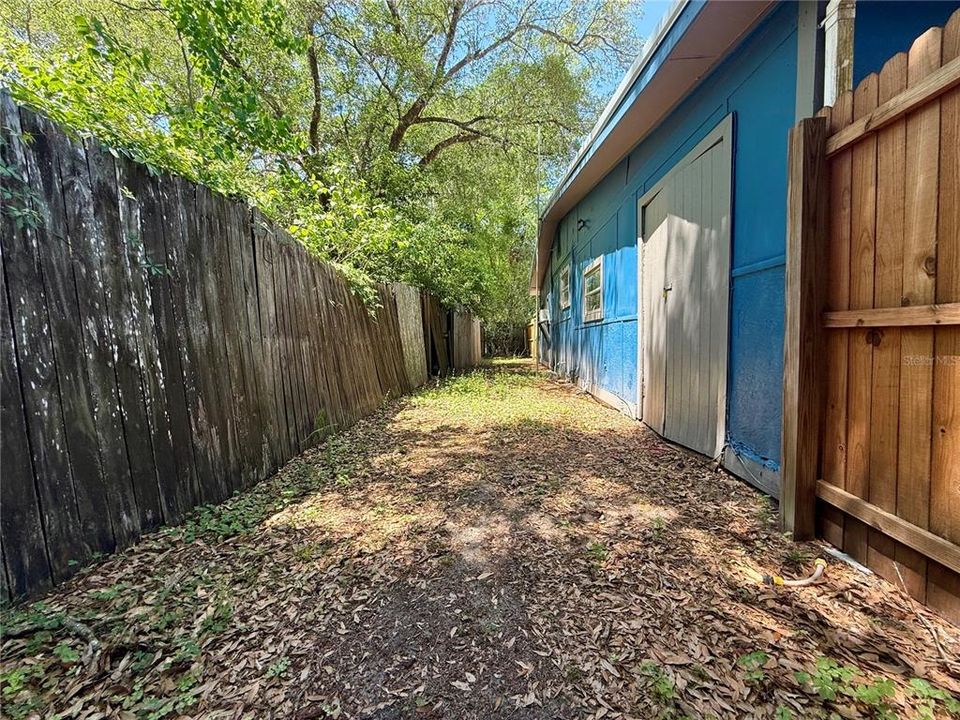 For Sale: $146,000 (3 beds, 1 baths, 1100 Square Feet)