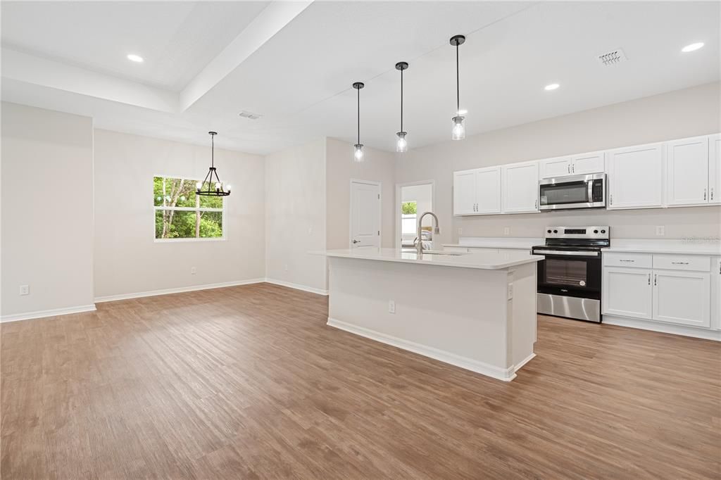 Под контрактом: $299,827 (3 спален, 2 ванн, 1803 Квадратных фут)