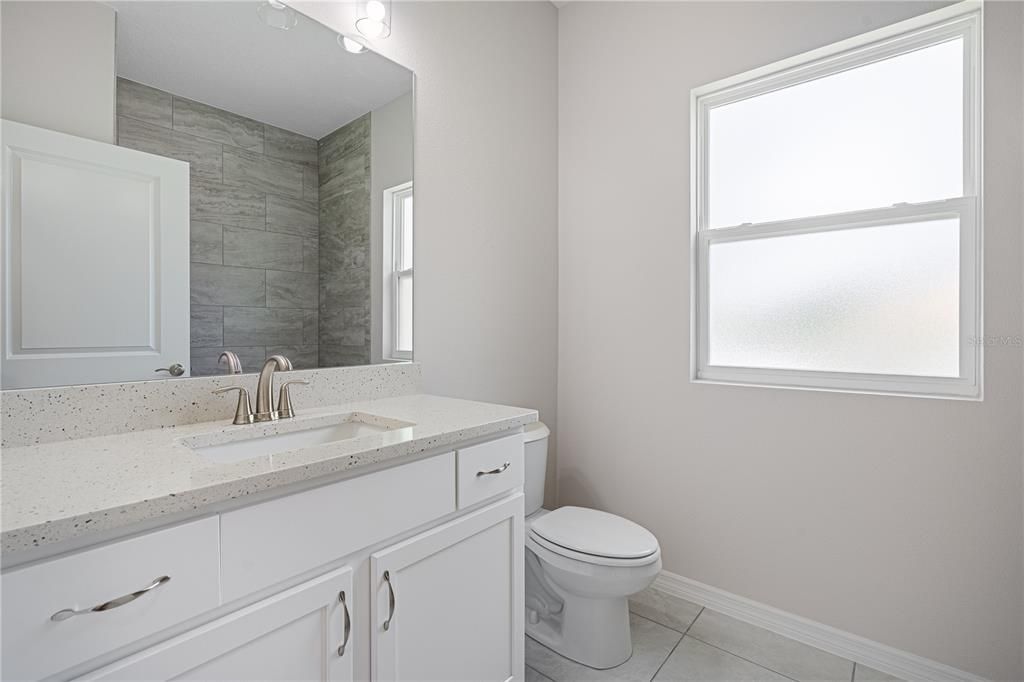 Под контрактом: $299,827 (3 спален, 2 ванн, 1803 Квадратных фут)