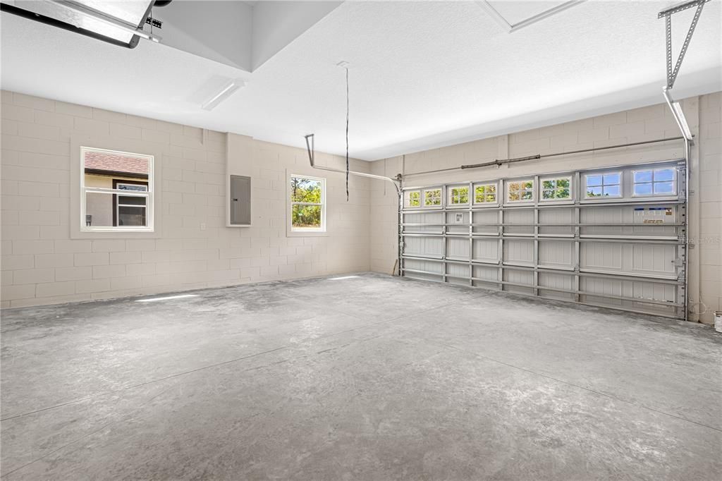 Под контрактом: $299,827 (3 спален, 2 ванн, 1803 Квадратных фут)