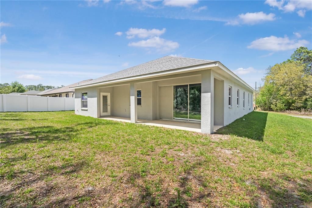 Под контрактом: $299,827 (3 спален, 2 ванн, 1803 Квадратных фут)