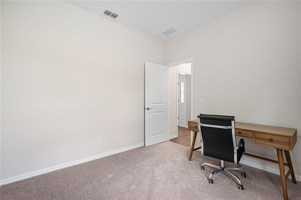 Под контрактом: $299,827 (3 спален, 2 ванн, 1803 Квадратных фут)