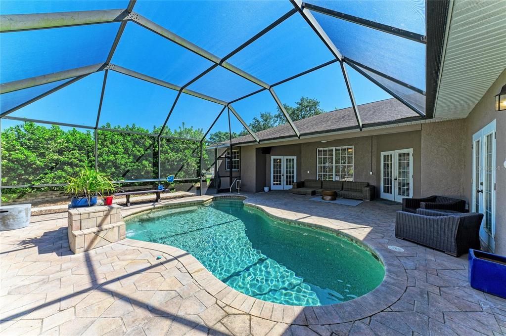 Под контрактом: $778,999 (3 спален, 2 ванн, 2785 Квадратных фут)