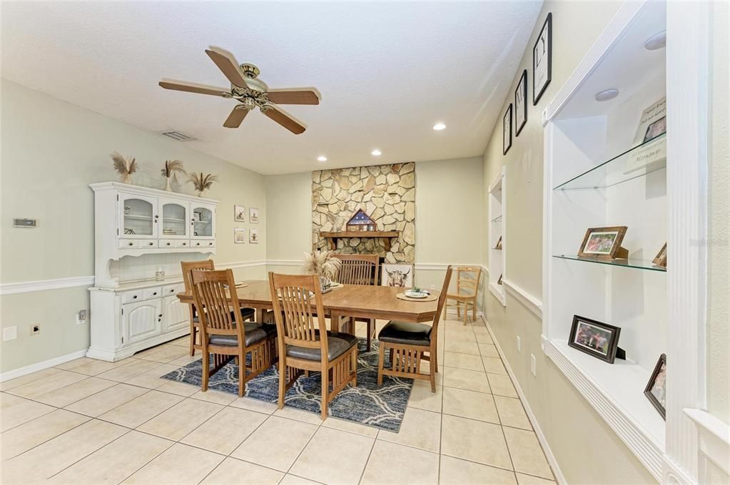 Под контрактом: $778,999 (3 спален, 2 ванн, 2785 Квадратных фут)