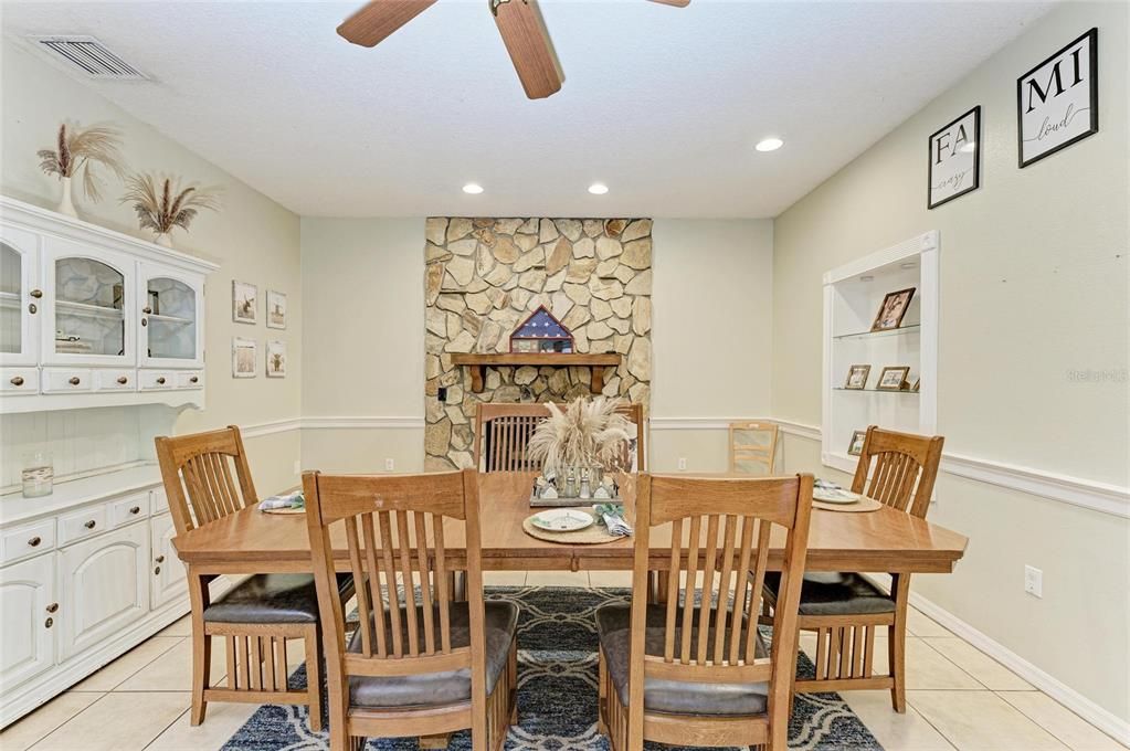 Под контрактом: $778,999 (3 спален, 2 ванн, 2785 Квадратных фут)