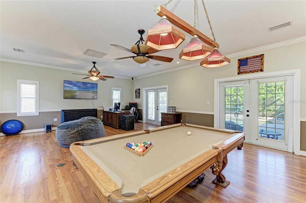 Под контрактом: $778,999 (3 спален, 2 ванн, 2785 Квадратных фут)