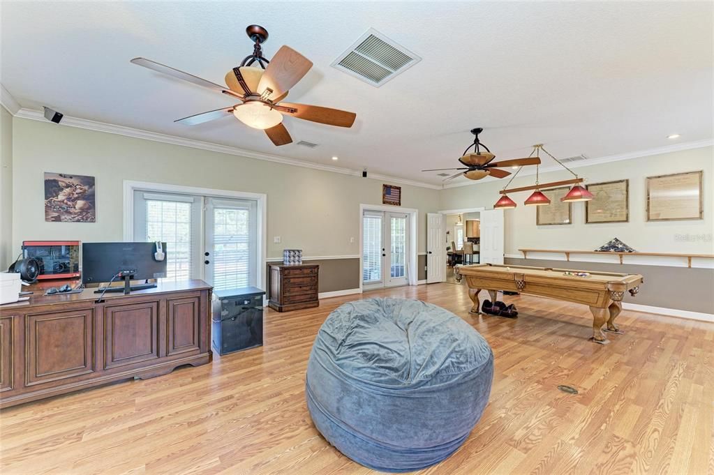 Под контрактом: $778,999 (3 спален, 2 ванн, 2785 Квадратных фут)