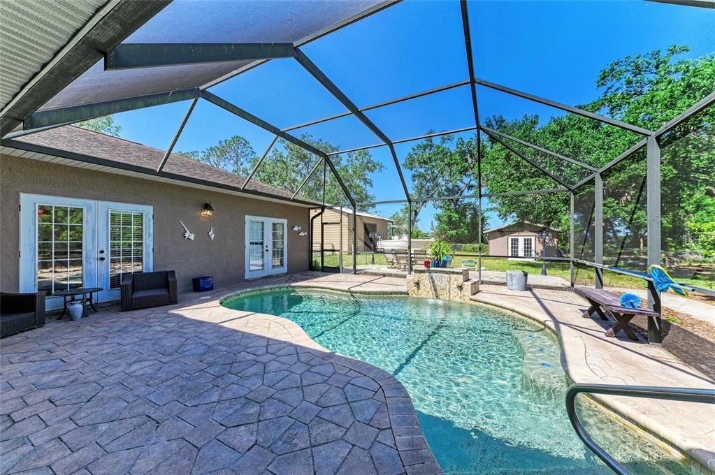 Под контрактом: $778,999 (3 спален, 2 ванн, 2785 Квадратных фут)