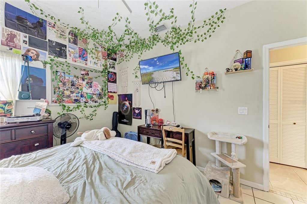 Под контрактом: $778,999 (3 спален, 2 ванн, 2785 Квадратных фут)