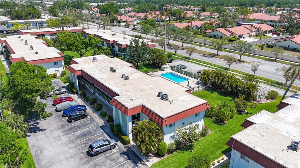 Recently Sold: $165,000 (2 beds, 2 baths, 977 Square Feet)