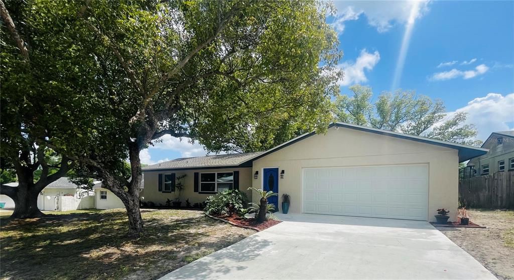 Recently Sold: $412,800 (3 beds, 2 baths, 1827 Square Feet)