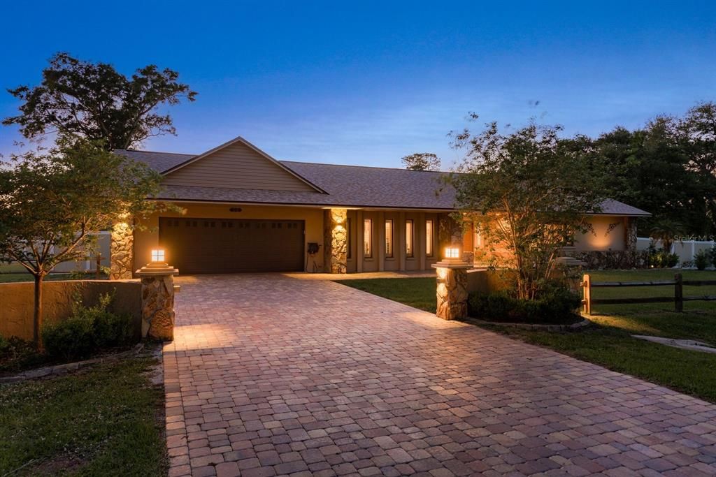 Недавно продано: $715,000 (3 спален, 2 ванн, 2281 Квадратных фут)