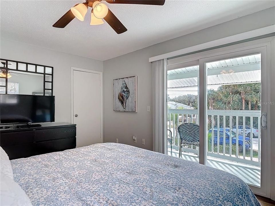 Active With Contract: $961,000 (4 beds, 2 baths, 2400 Square Feet)