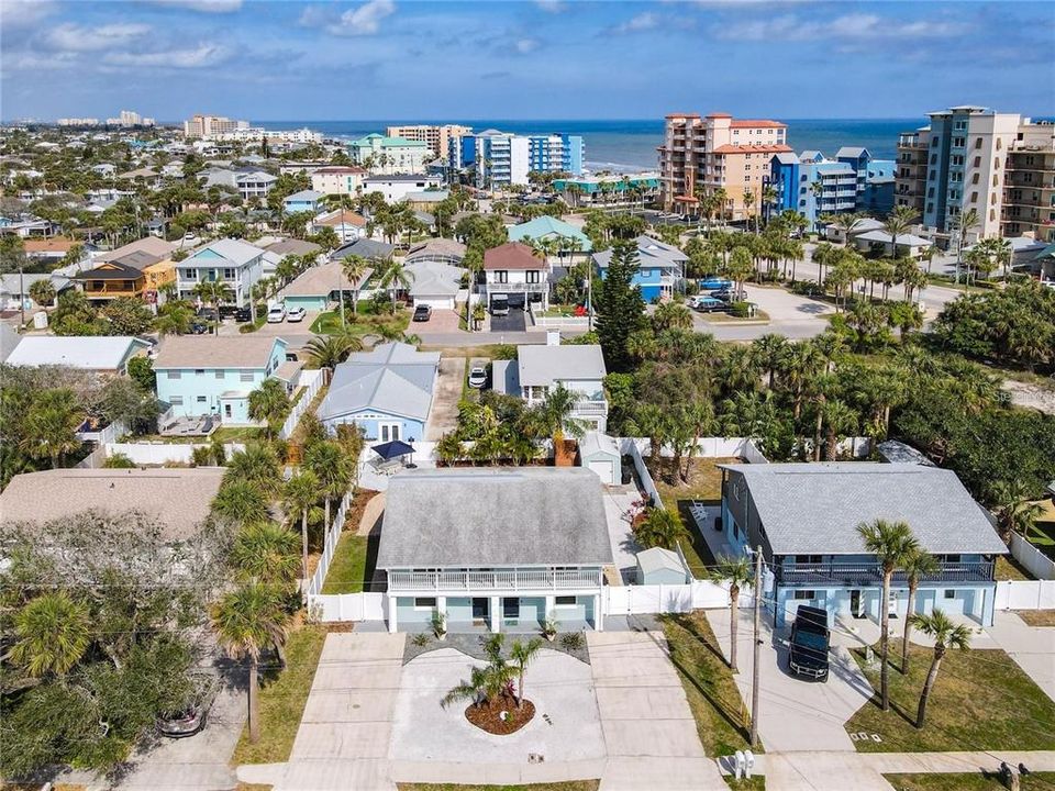 Active With Contract: $961,000 (4 beds, 2 baths, 2400 Square Feet)