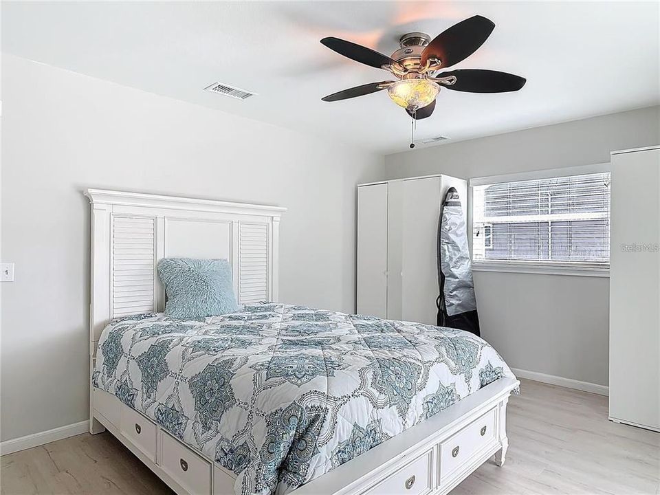 Active With Contract: $961,000 (4 beds, 2 baths, 2400 Square Feet)