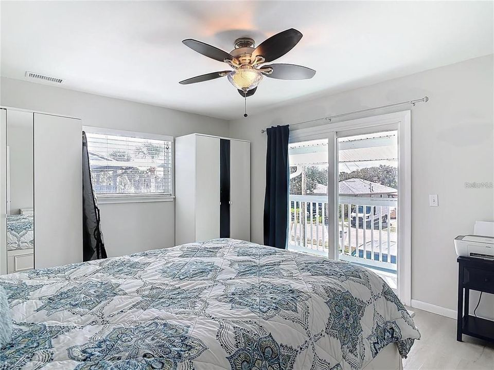 Active With Contract: $961,000 (4 beds, 2 baths, 2400 Square Feet)