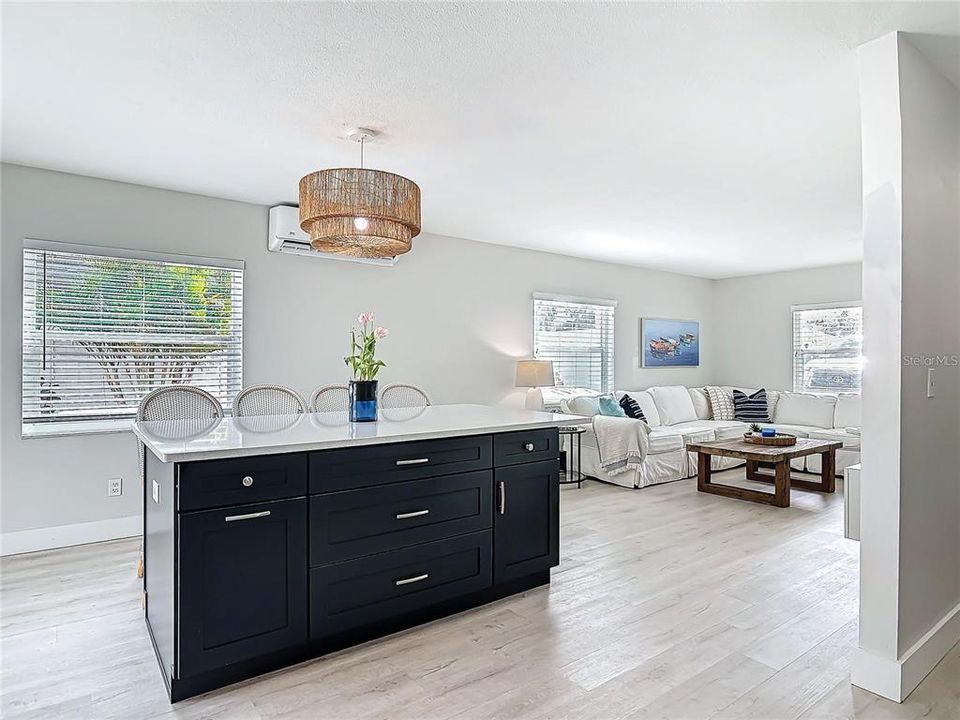 Active With Contract: $961,000 (4 beds, 2 baths, 2400 Square Feet)