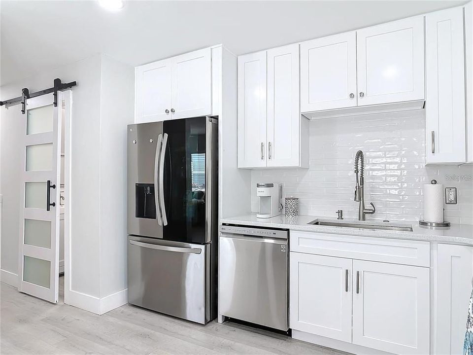 Active With Contract: $961,000 (4 beds, 2 baths, 2400 Square Feet)