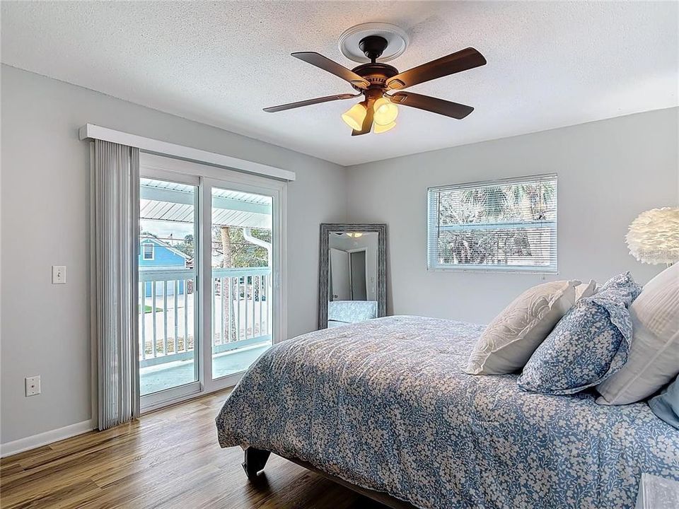 Active With Contract: $961,000 (4 beds, 2 baths, 2400 Square Feet)