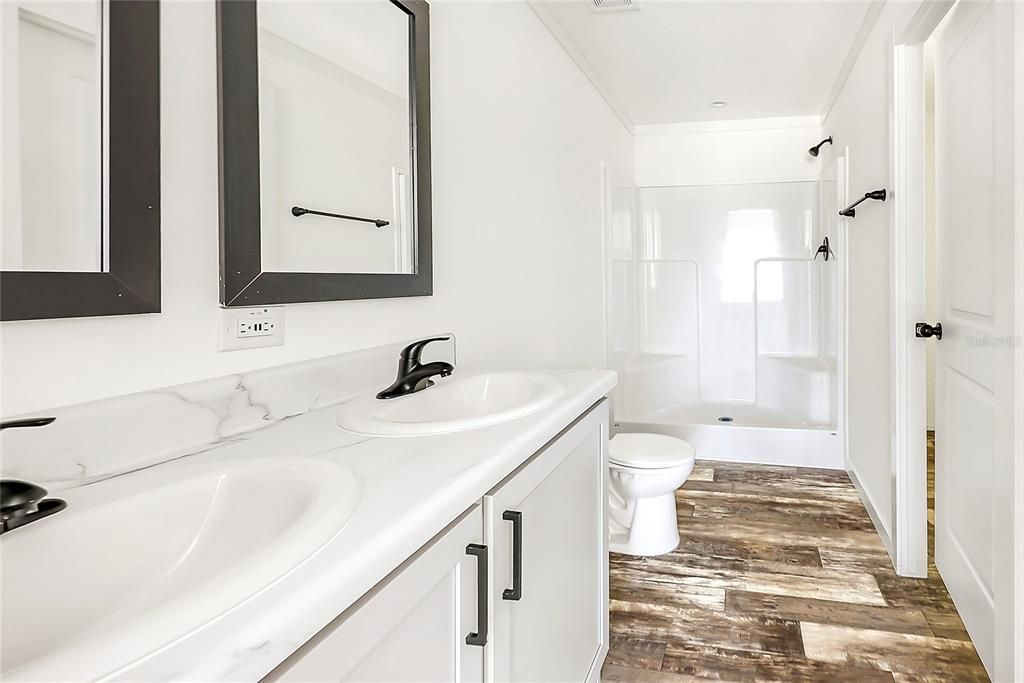 For Sale: $335,000 (3 beds, 2 baths, 1493 Square Feet)