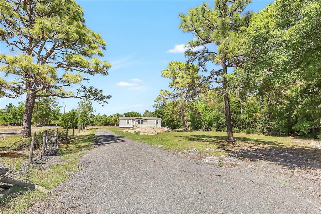 For Sale: $335,000 (3 beds, 2 baths, 1493 Square Feet)