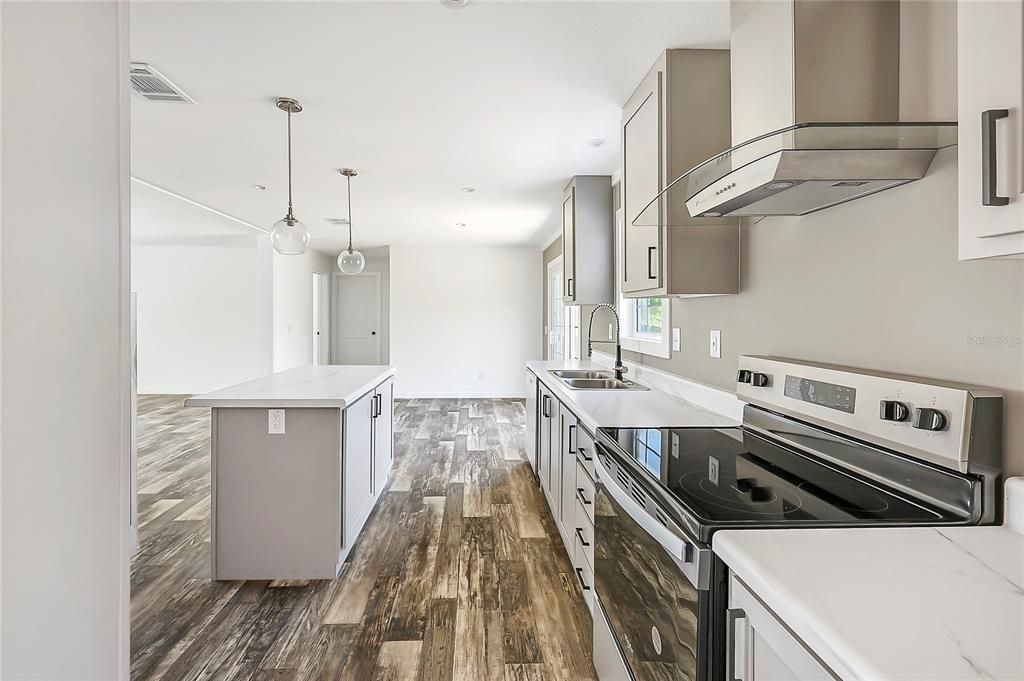 For Sale: $335,000 (3 beds, 2 baths, 1493 Square Feet)