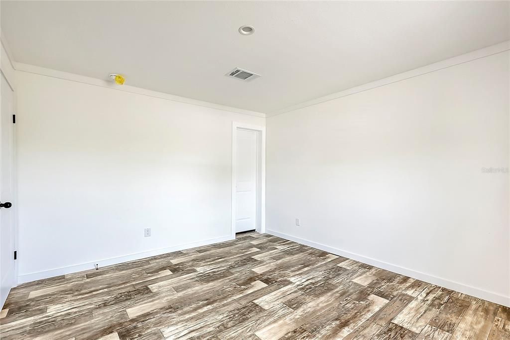 For Sale: $335,000 (3 beds, 2 baths, 1493 Square Feet)