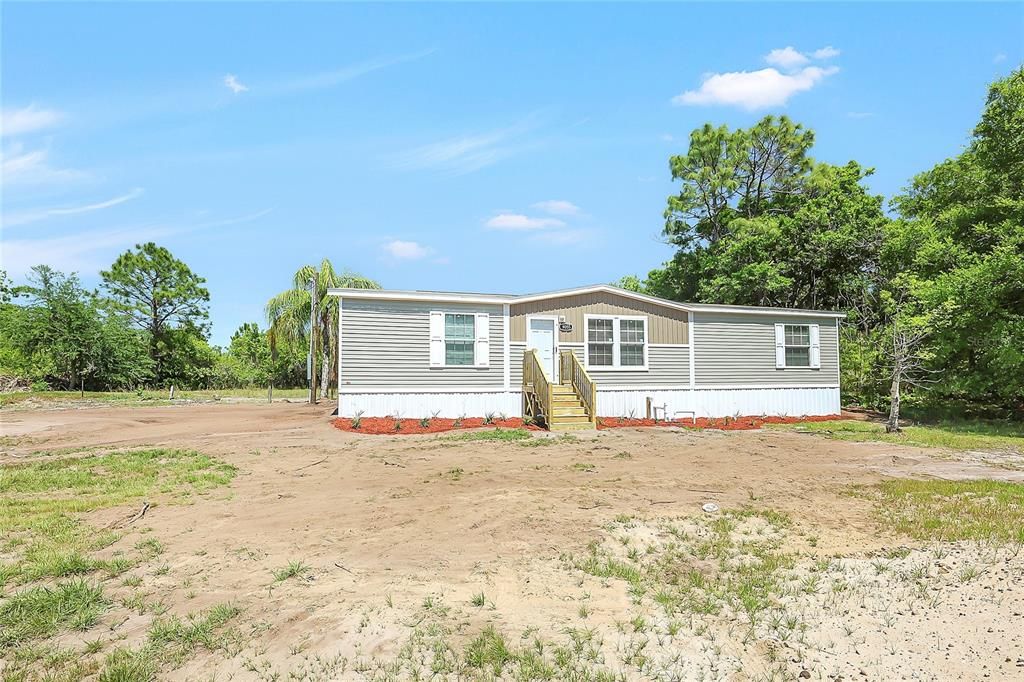 For Sale: $335,000 (3 beds, 2 baths, 1493 Square Feet)