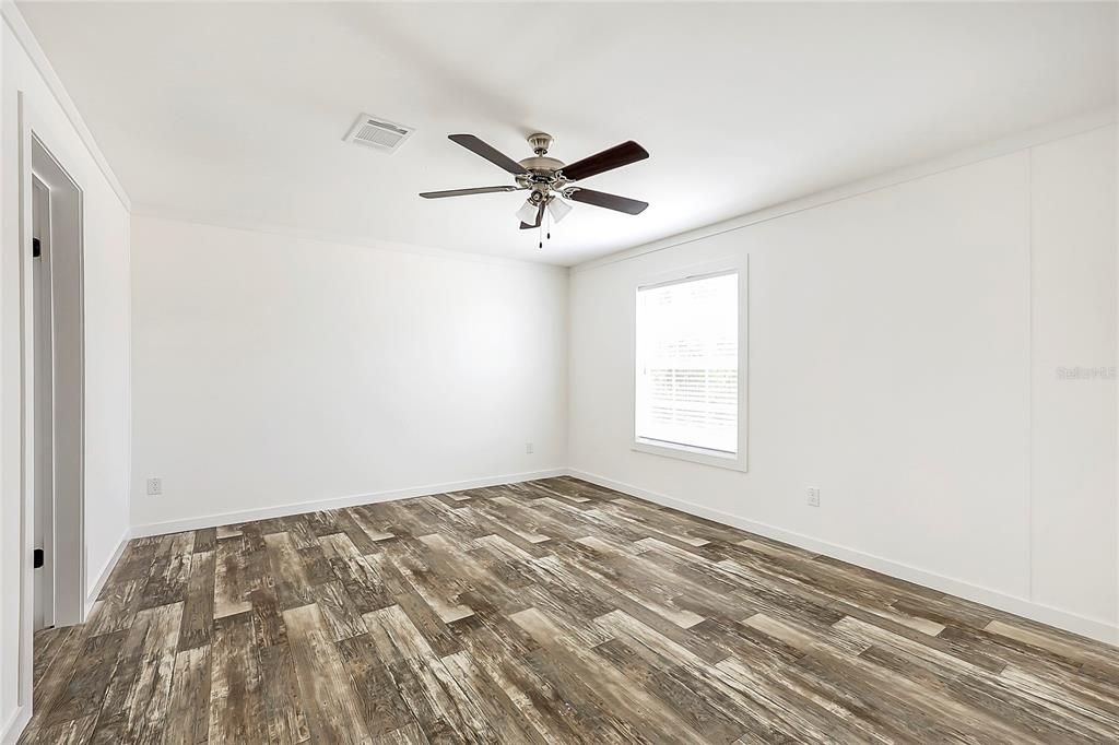 For Sale: $335,000 (3 beds, 2 baths, 1493 Square Feet)