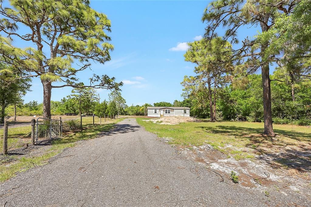 For Sale: $335,000 (3 beds, 2 baths, 1493 Square Feet)