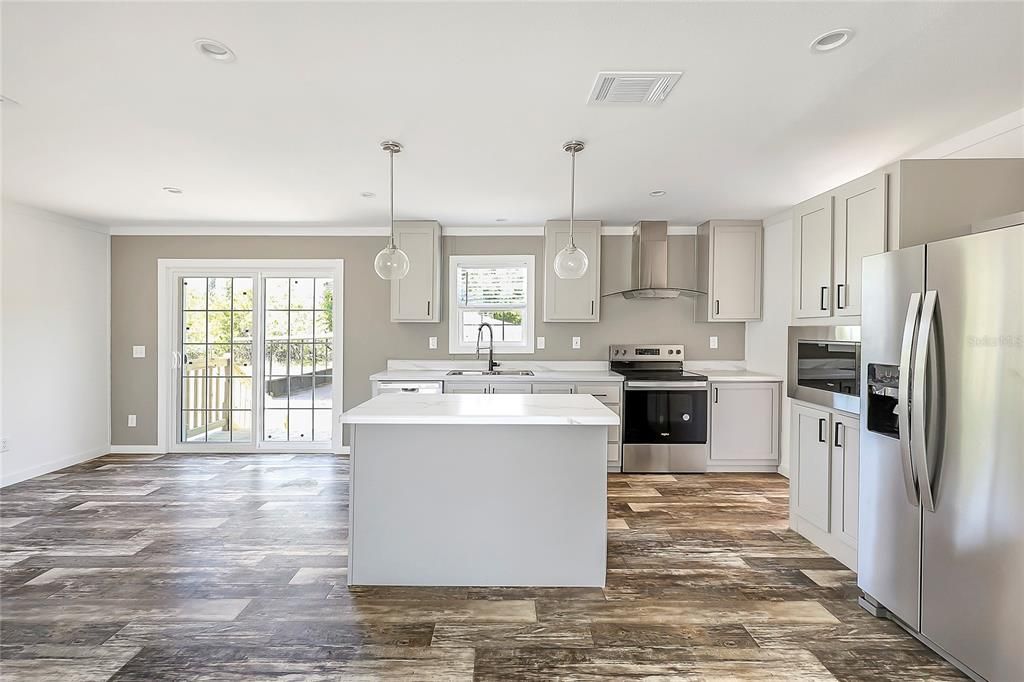 For Sale: $335,000 (3 beds, 2 baths, 1493 Square Feet)