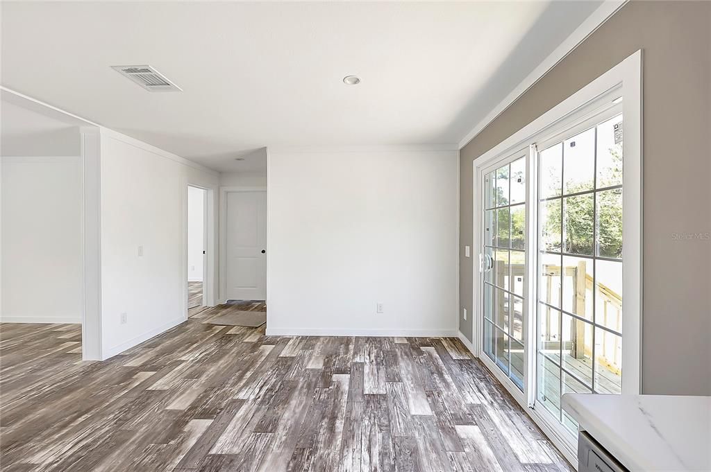 For Sale: $335,000 (3 beds, 2 baths, 1493 Square Feet)