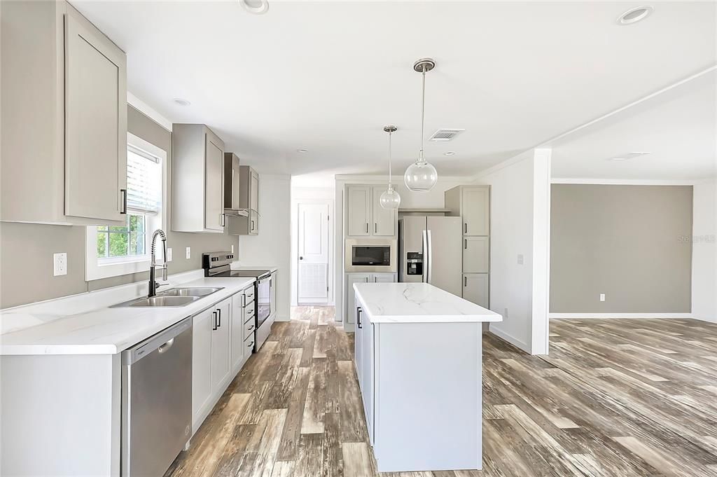 For Sale: $335,000 (3 beds, 2 baths, 1493 Square Feet)