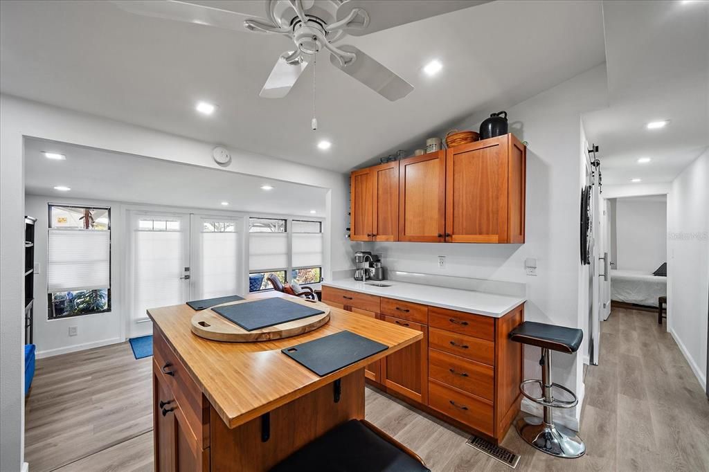 Activo con contrato: $169,900 (2 camas, 2 baños, 912 Pies cuadrados)