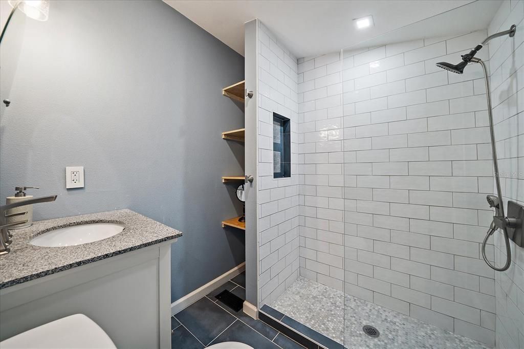 Activo con contrato: $169,900 (2 camas, 2 baños, 912 Pies cuadrados)