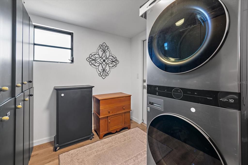 Activo con contrato: $169,900 (2 camas, 2 baños, 912 Pies cuadrados)