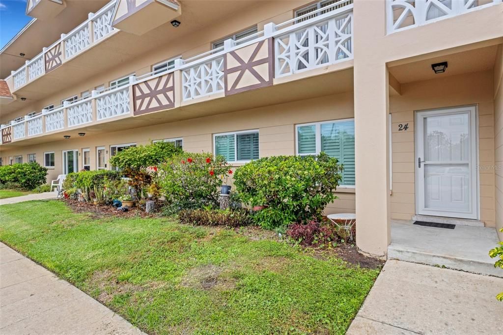 Recently Sold: $199,900 (2 beds, 2 baths, 1100 Square Feet)