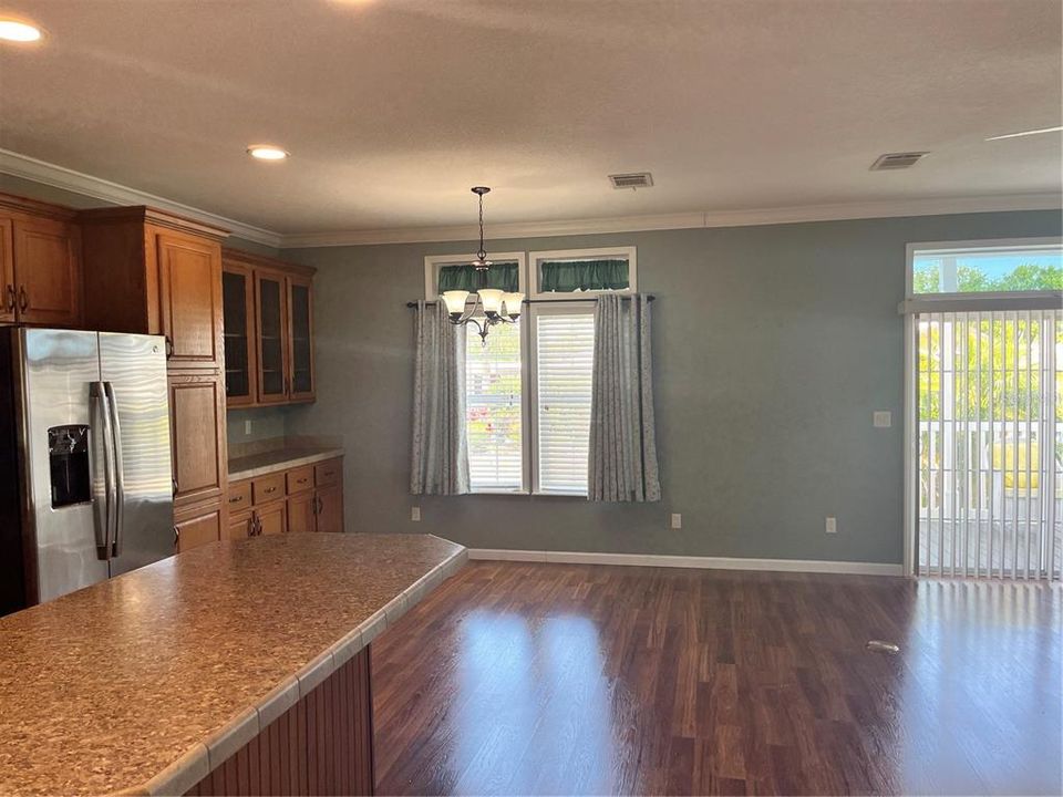 Active With Contract: $235,000 (2 beds, 2 baths, 1527 Square Feet)