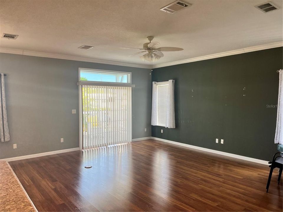 Active With Contract: $235,000 (2 beds, 2 baths, 1527 Square Feet)