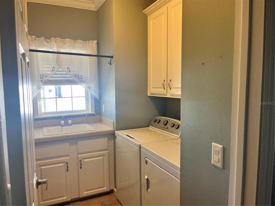 Active With Contract: $235,000 (2 beds, 2 baths, 1527 Square Feet)