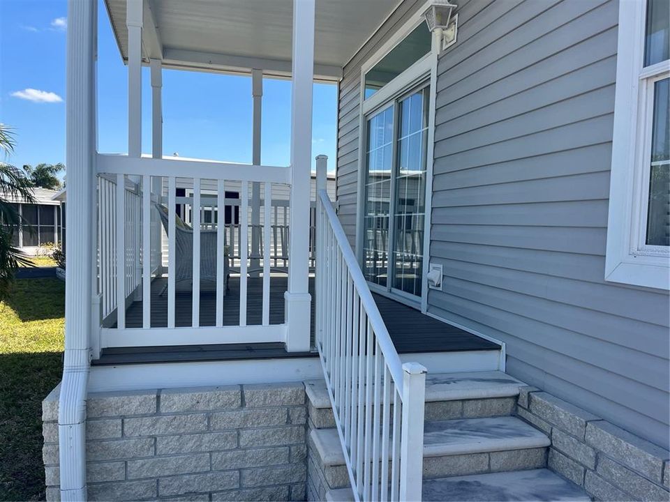 Active With Contract: $235,000 (2 beds, 2 baths, 1527 Square Feet)